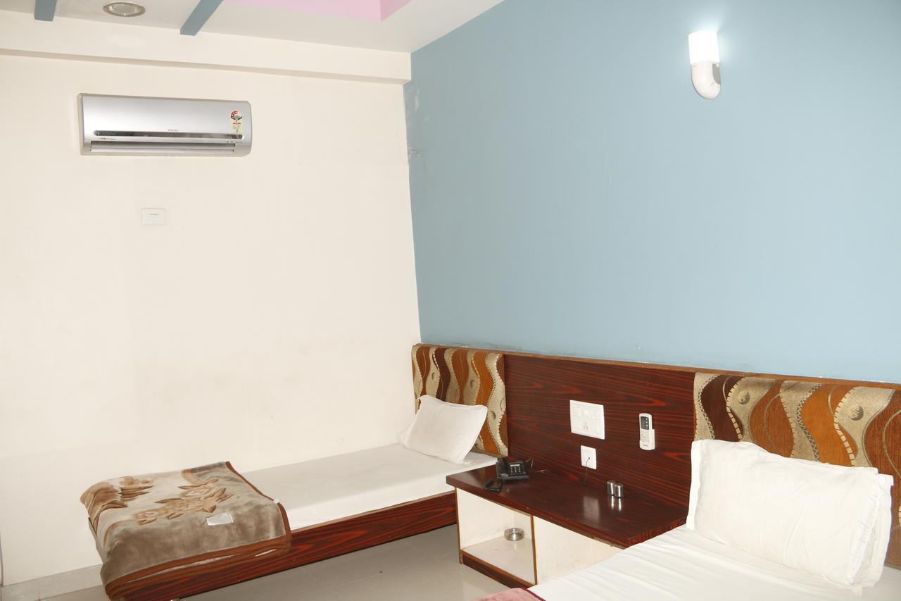 Hotel Relax Inn Banswara Esterno foto